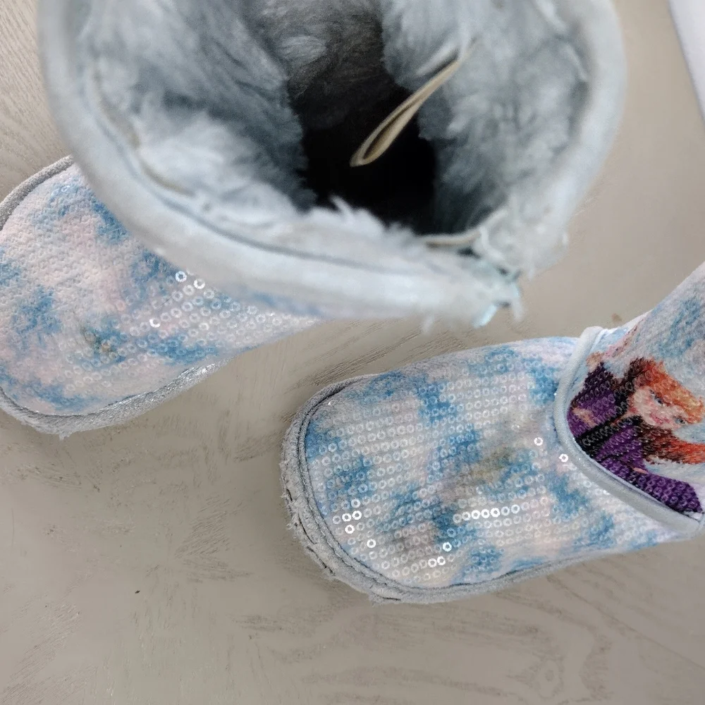 Frozen House Shoes